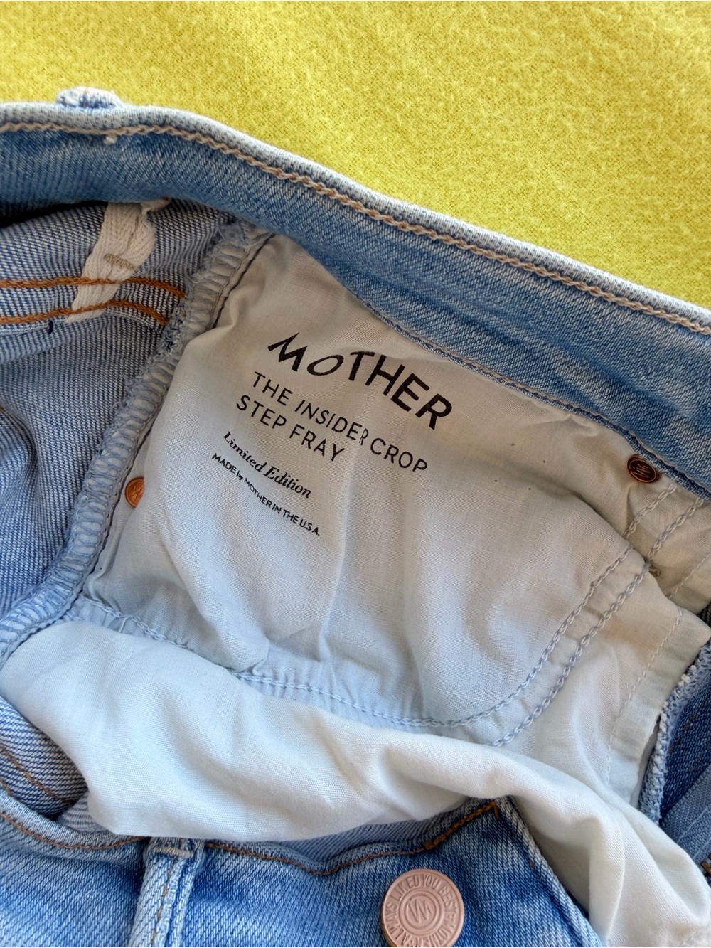 MOTHER Jeans Insider Step Crop Fray Sz. 26 - Light wash - Picture 6 of 7